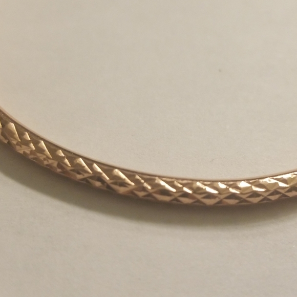 VINTAGE ROSE GOLD FILLED TEXTURED BANGLE BRACELET - Picture 4 of 5